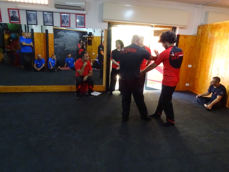 Kung Fu Academy di Sifu Mezzone Arti Marziali e palestra di Sport da Combattimento Wing Chun Weng Chun Tjun Tai Chi Taijiquan Qigong Sanda Difesa Personale (163)